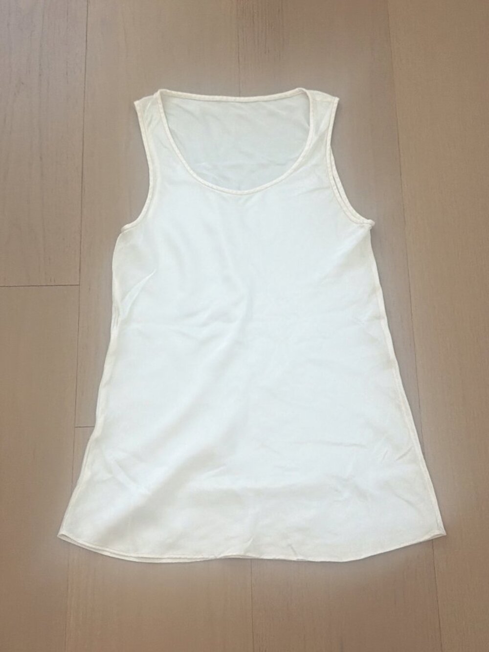 Hugo Boss Sleeveless SILK front and back tank top Color: Off White Size: XS
